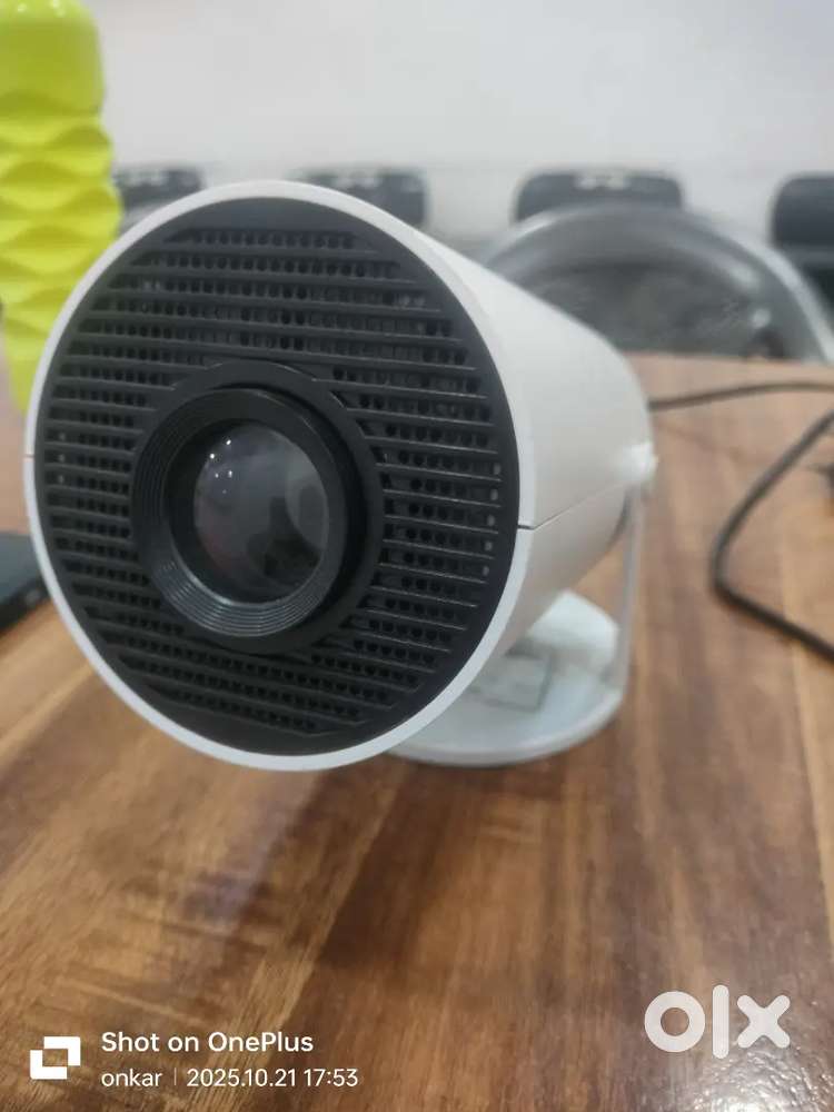 I m selling LCD projector in just 5,000 rs