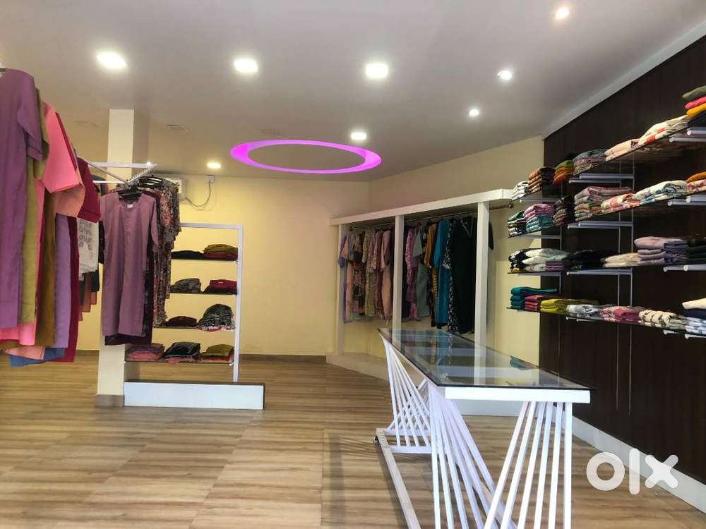 Lady Sales Staff for Women's Clothing Store