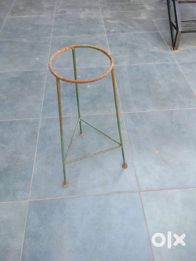 Planters stand solid steel