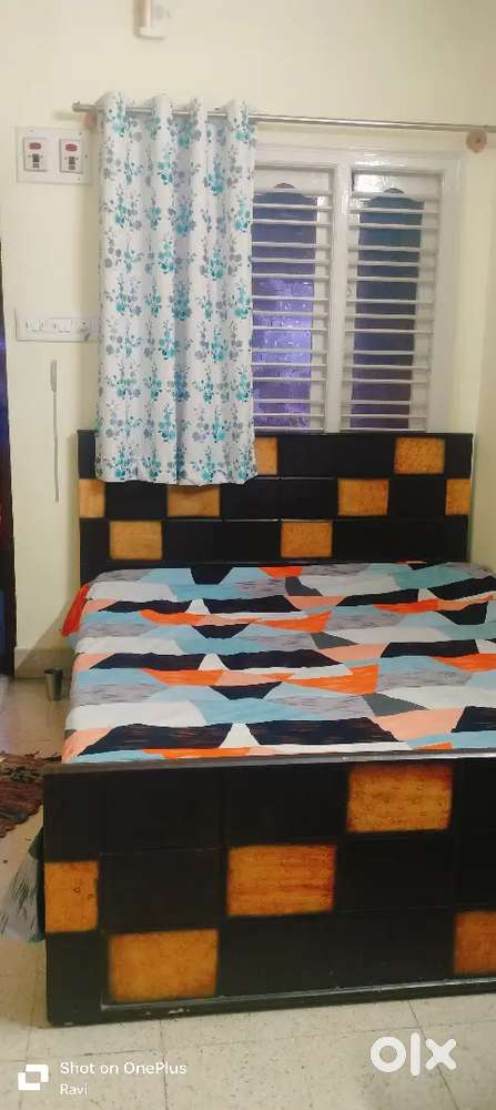 20k for 2bhk in btm 2nd stage on road with 2bed + chair + Freeze