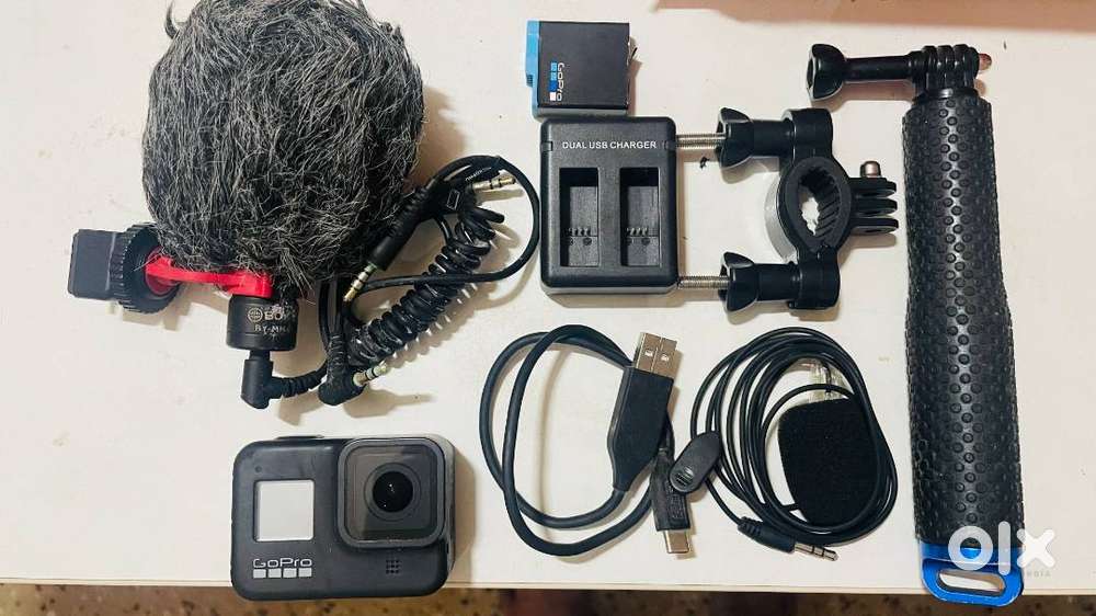 GoPro Hero 8 + GoPro Stick + Charging Case - New Condition