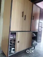 This  Wardrobe/Wooden Almirah avalaible  use  as Almirah,Alna