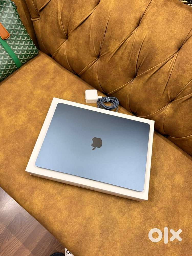 Brand New Condition Apple MacBook Air 15 inch M2 Midnight Color