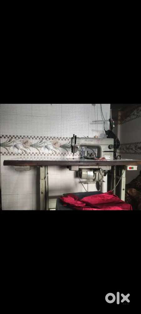 Silai machine 5 seater sofa set good condition