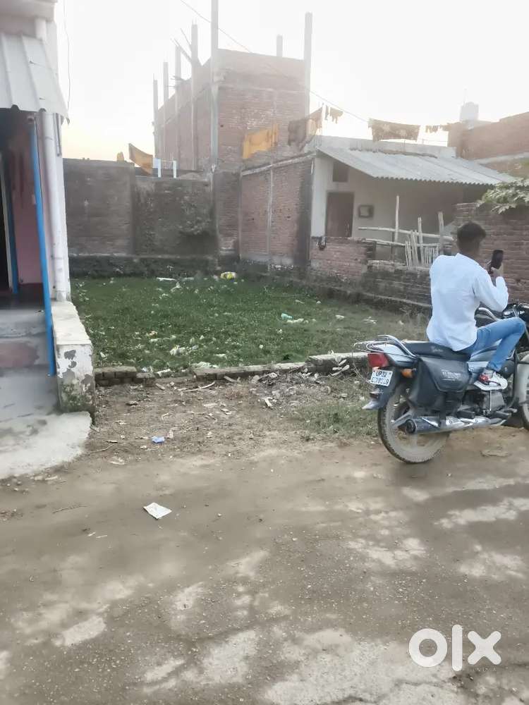 Gram mirjapur primery school ke aage on road plot jankipuram ext