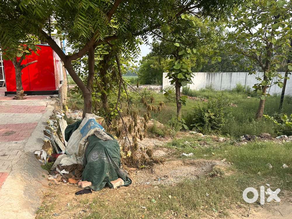 Plot on NH58 prime location for Restaurant/ Dhaba/warehouse, near cng