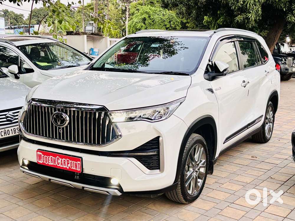 Toyota Innova Hycross 2.0 ZX (O) Hybrid 7 STR, 2024, Petrol