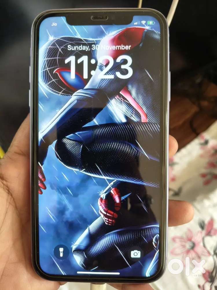 iPhone 11 64gb top notch