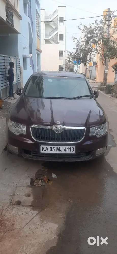 Skoda Superb 2013 Diesel 80000 Km Driven