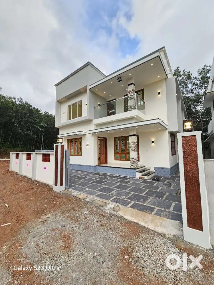 New house for sale Sreekaryam AYIROOPPRA
