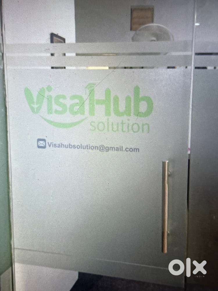 We are hiring for telecaller for immigration work Boys and girls both