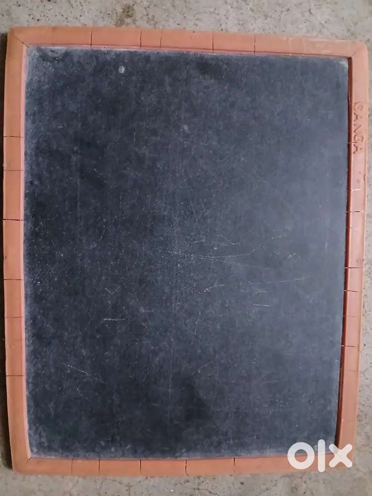বাচ্চাদের পুরাতন স্লেট বোর্ড (২টি)