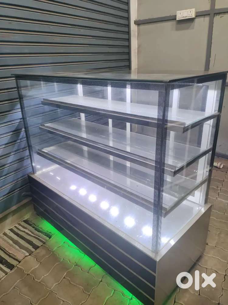 Shop display unit glass