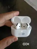 Airpods 4 - Active noise  cancellation