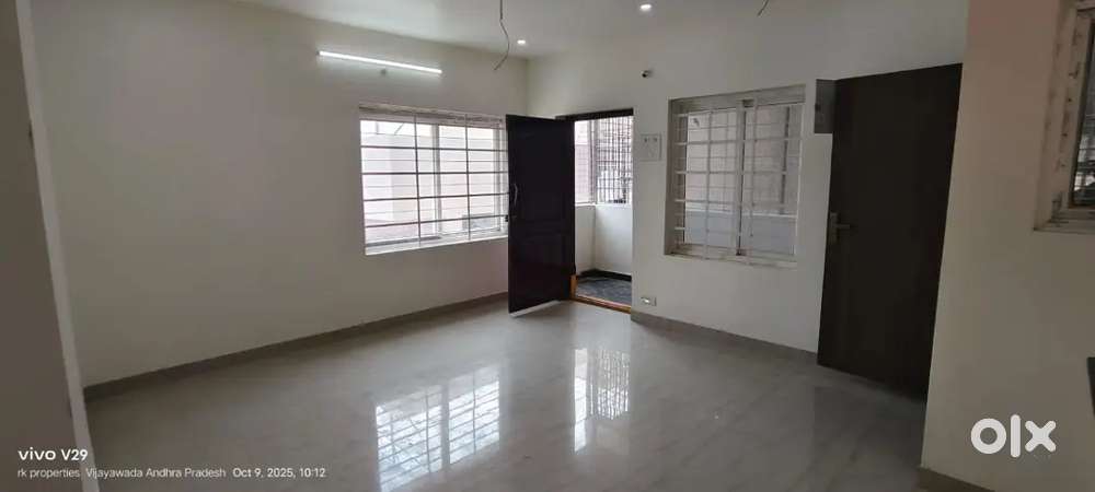 3bhk ఫ్లాట్ ఫర్ సెల్ కానూరు బందరు రోడ్ కీ దగ్గరా గా
