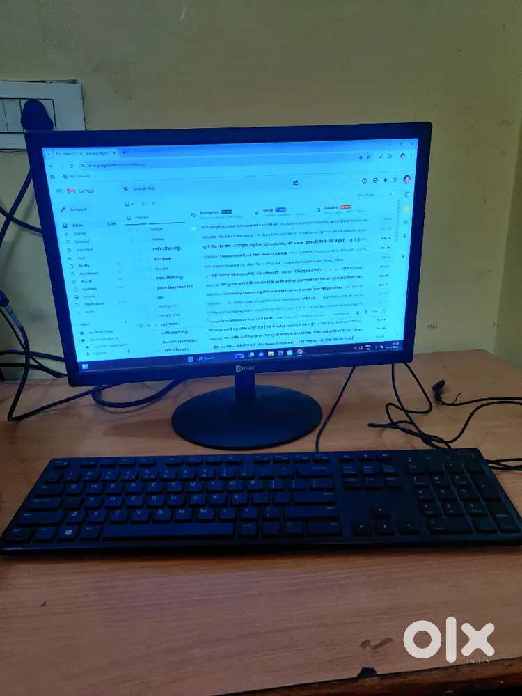 Dell Vostro desktop with monitor