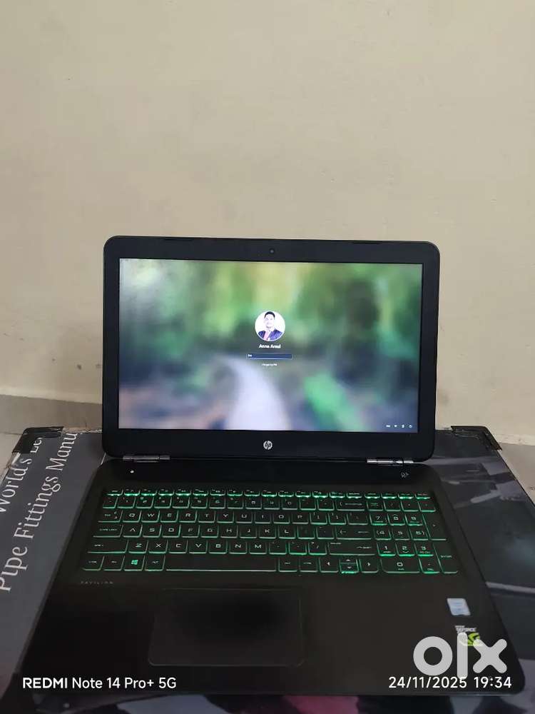 HP Pavilion - 15-bc408tx  i7 7th Gen  Serial: 5CD8356YX3