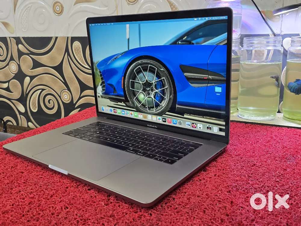 Apple Macbook Pro i7/16/256gb SSD 5.5gb Graphics 15inch Retina Display