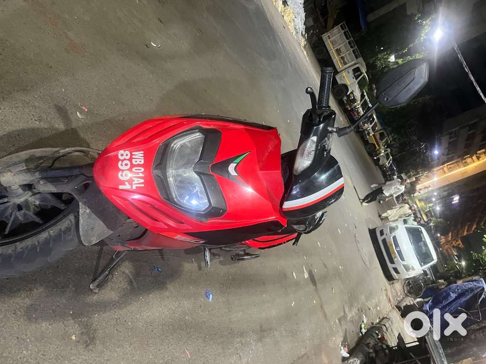 Aprillia SR 150 good condition red color