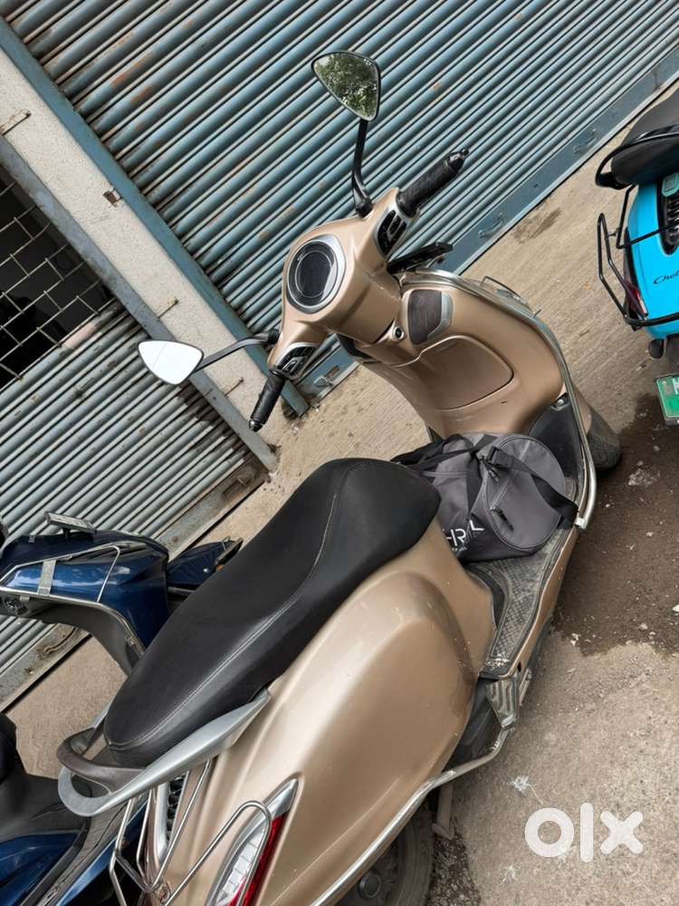 Bajaj Chetak Top model