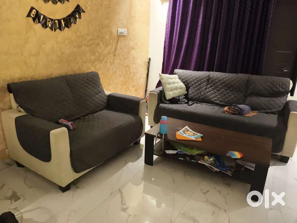 5 seater Sofa + Table