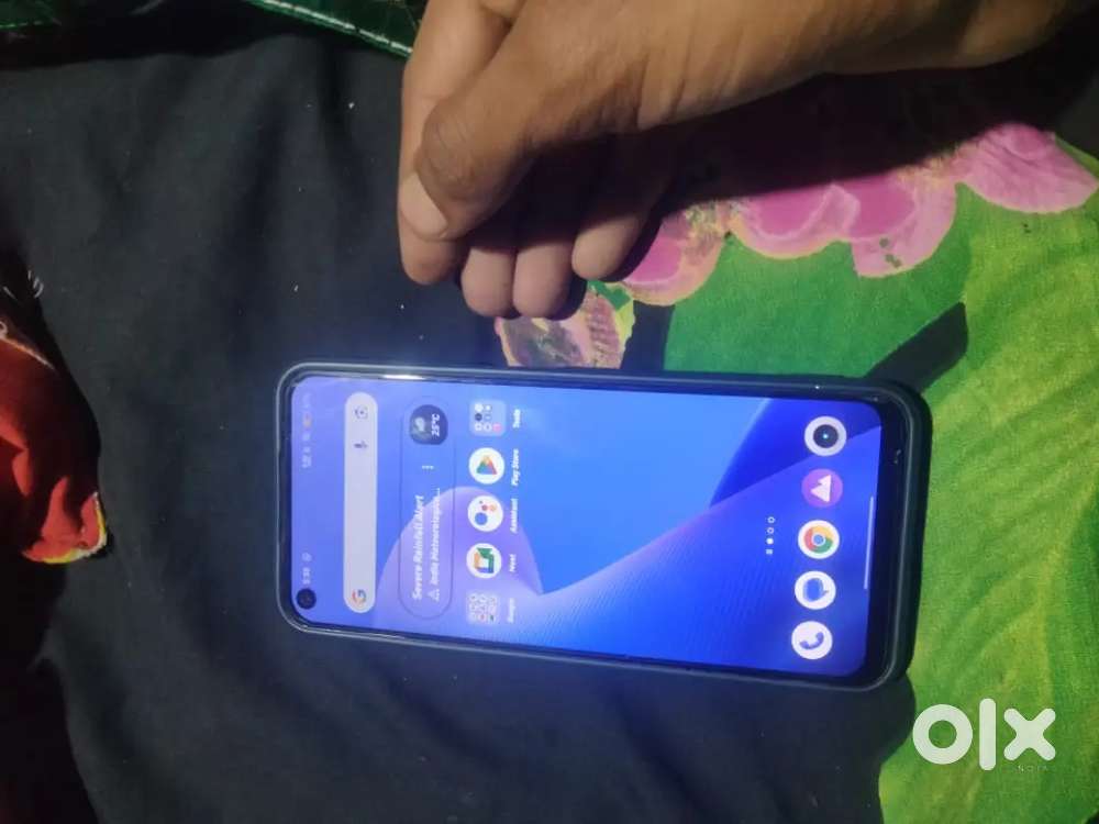 Relame 7    8GB  128GB 5000mah battery