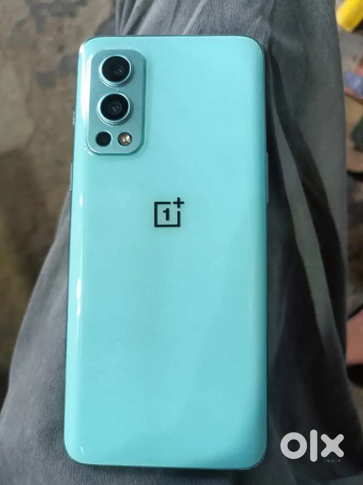 One plus Nord 2 5g  8 , 128 mein hai 6 monts old