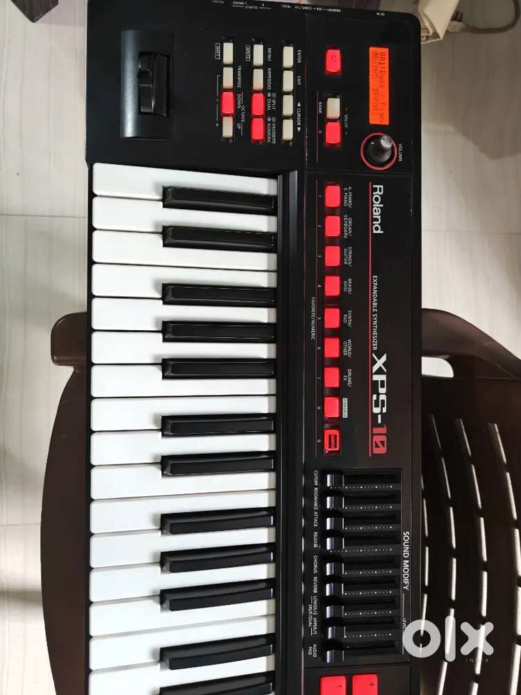 Roland XPS 10 keyboard