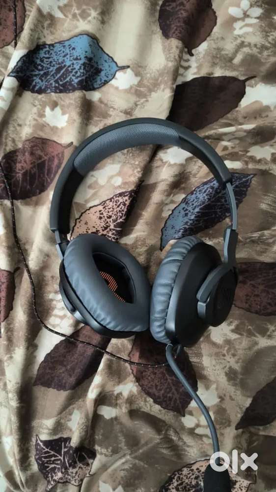 JBL wired Headphones