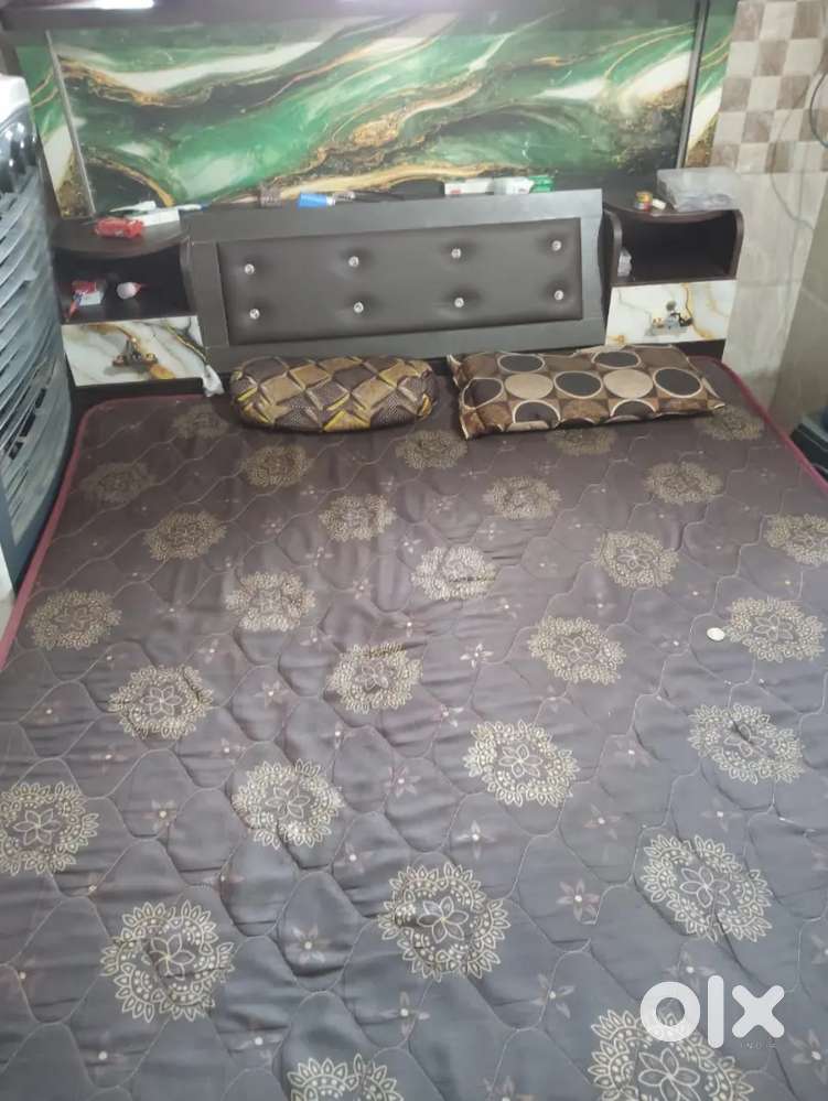 I want sell my new condition double bed with nightlamp system