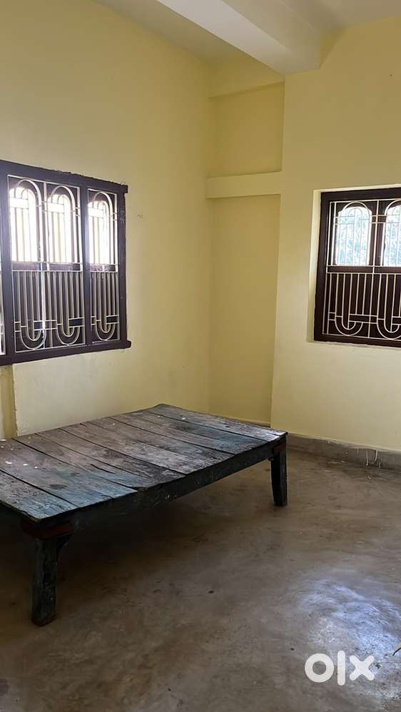 Female flatmate required