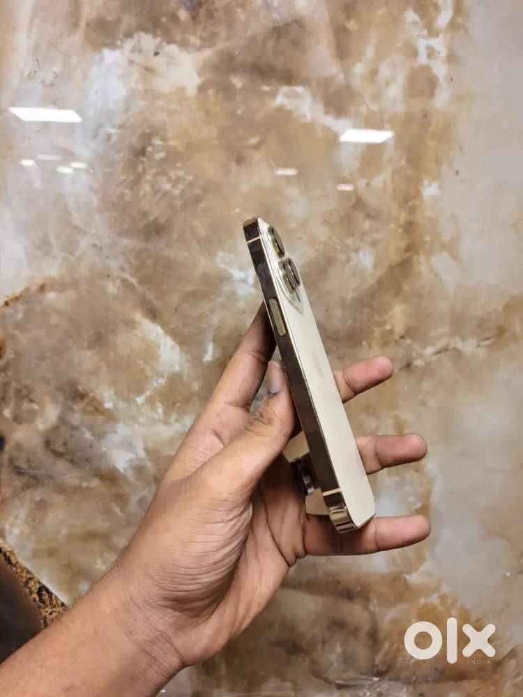 I PHONE 14 PRO MINT CONDITION 256GB , WITH ALL ACCESSORIES