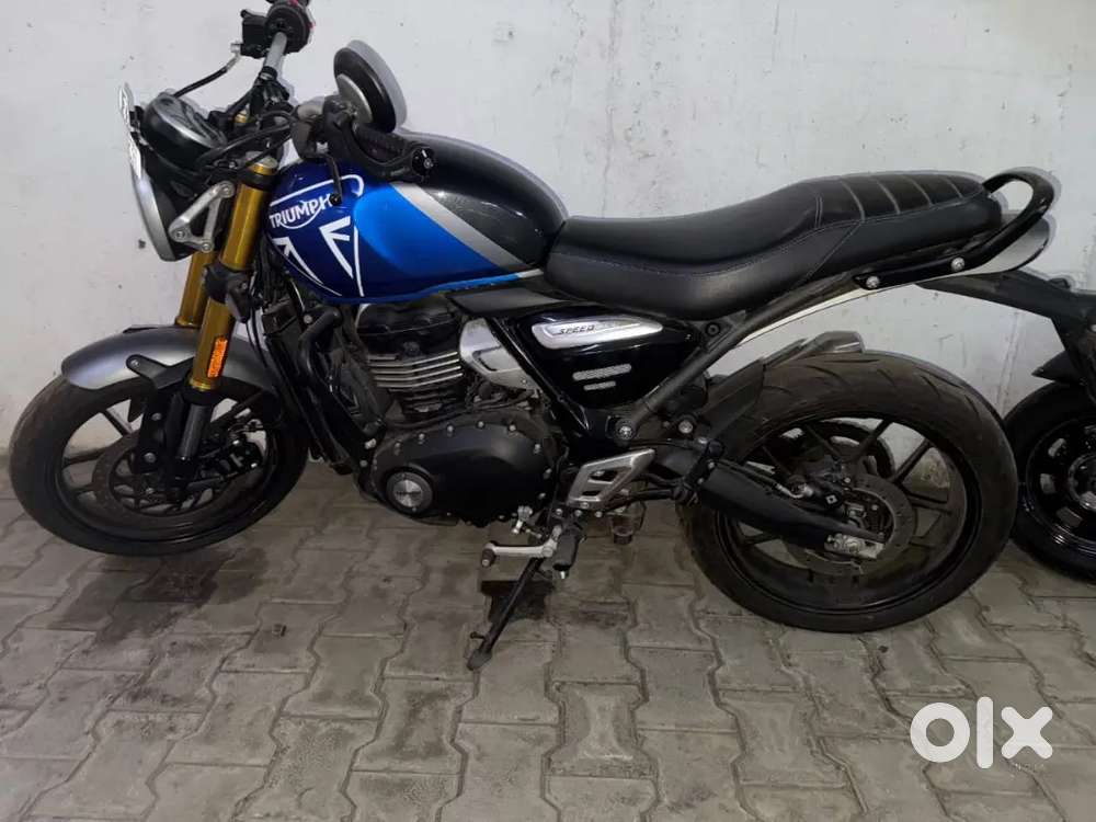 Triumph speed 400  Mint condition