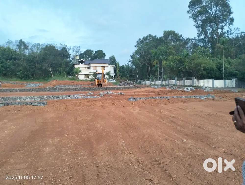 Ernakulam Thiruvaniyoor plot for sale