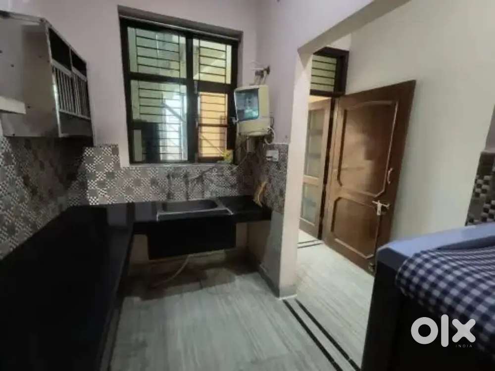 Only girl sharing flat