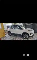 Tata Punch, 2022, Petrol
