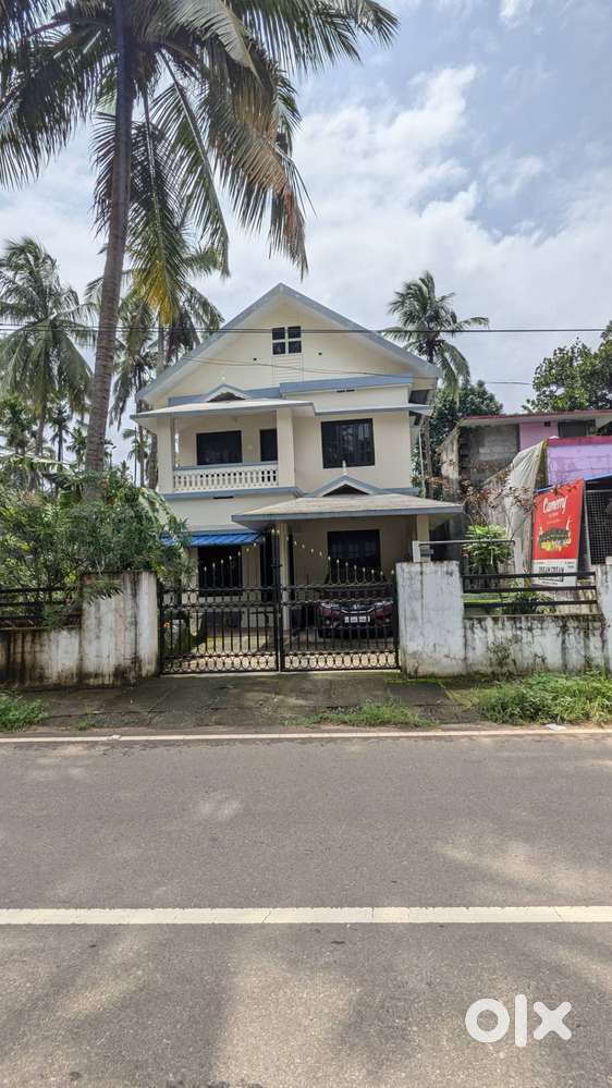 4 BHK House/ 1600sqft/6.75 cent nearby Mannuthy - Thrissur