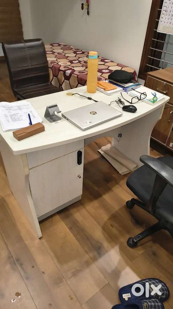 Featherlite office table with office chair for sale..