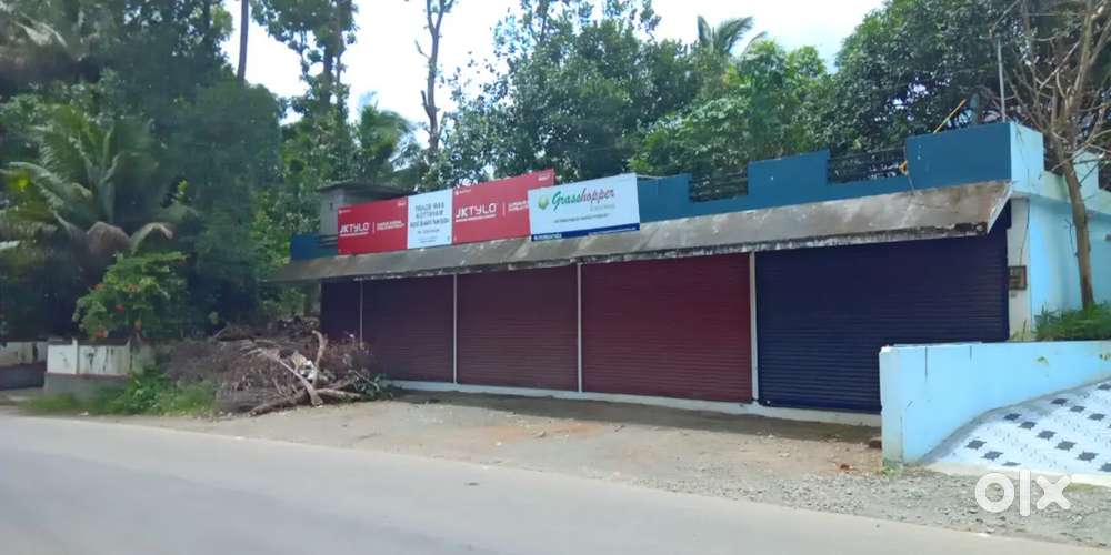 Ettumanoor ernakulam BUSROOT kanakkary 4 cent 2000 SQFT building,