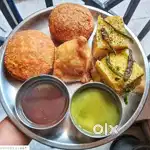 Nasta banane k liye karigar ki avshyakta