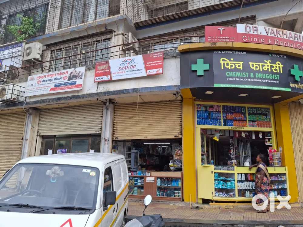 Shop available for rent in Malad East in Mumbai