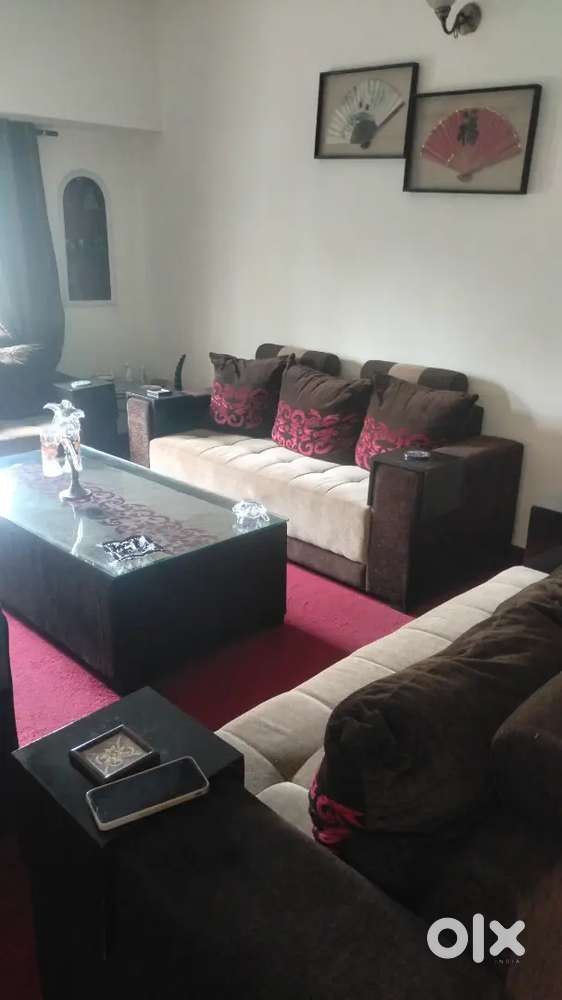 PG only for girls in sharing room.