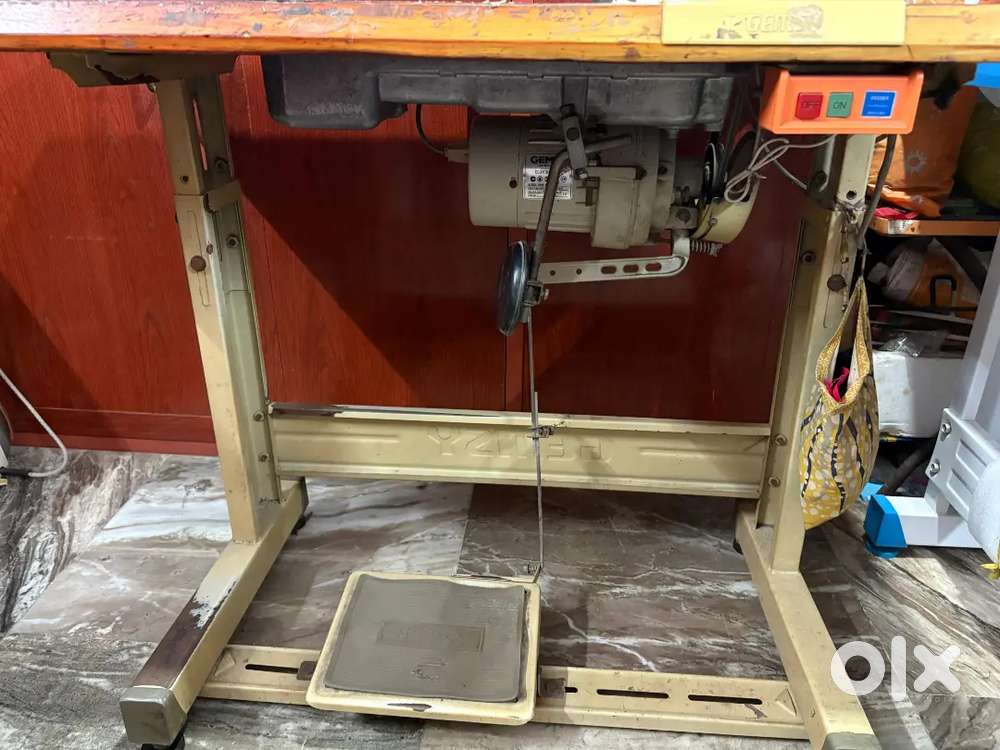 SEWING MACHINE FOR SALE