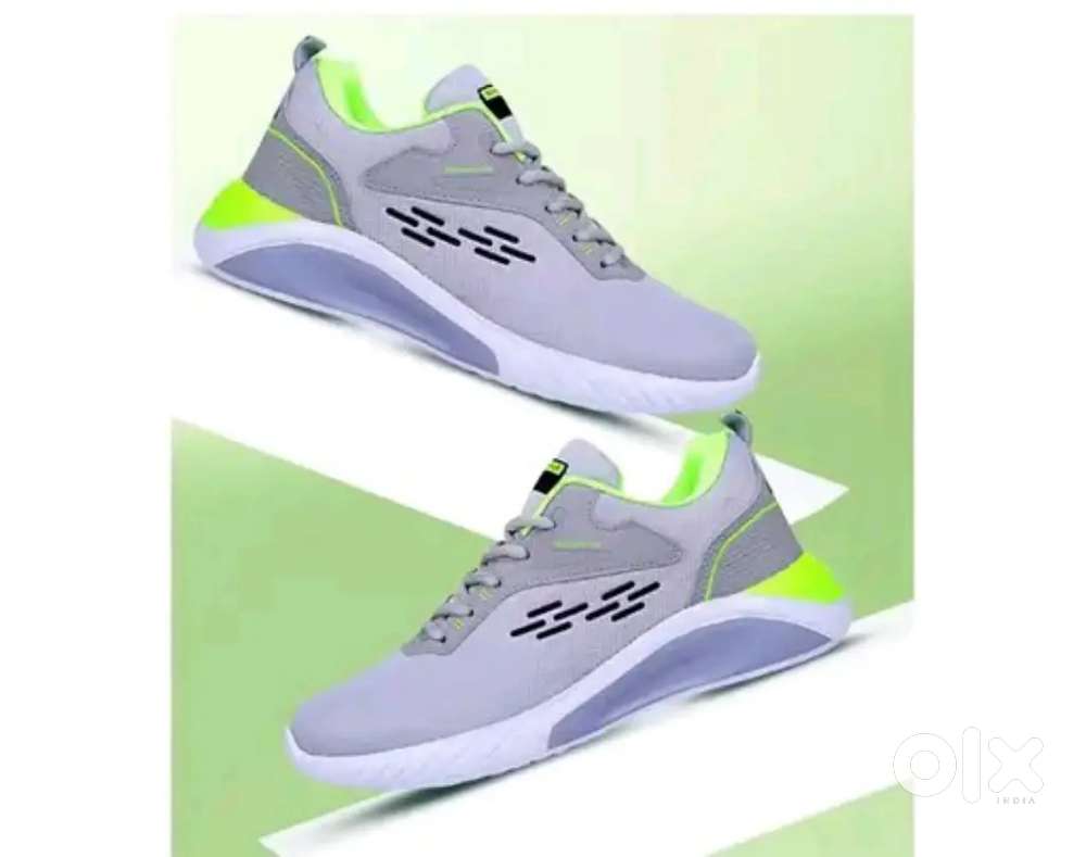 New Attractive Men Sports Shoes