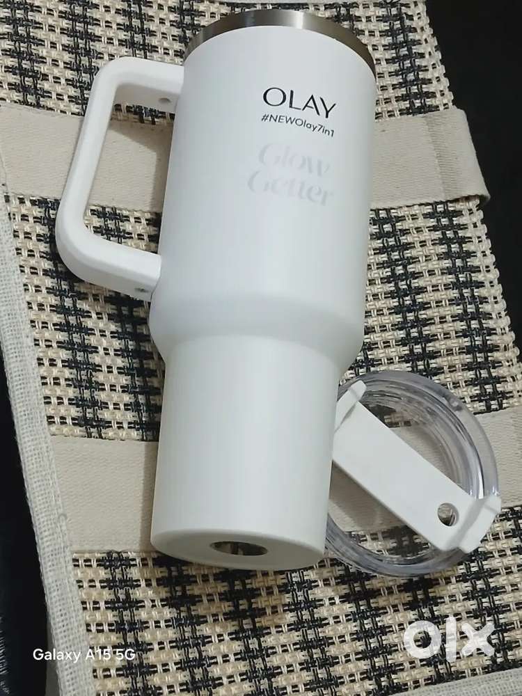 White-coloured Tumbler