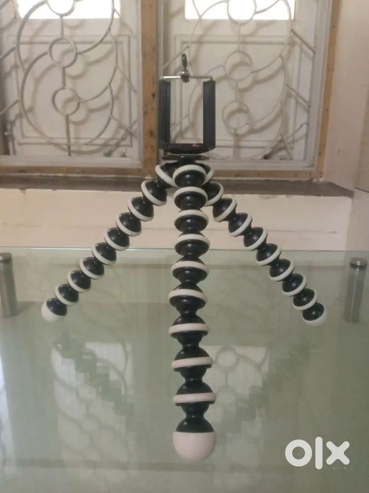 Flexible gorilla tripod for camera & phone