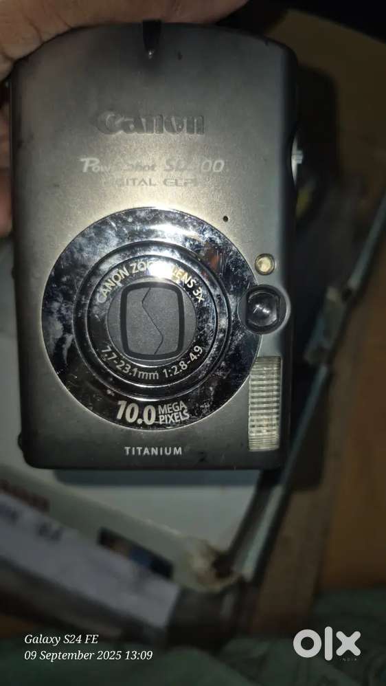 Canon sd900 10 camera 10mega pixel