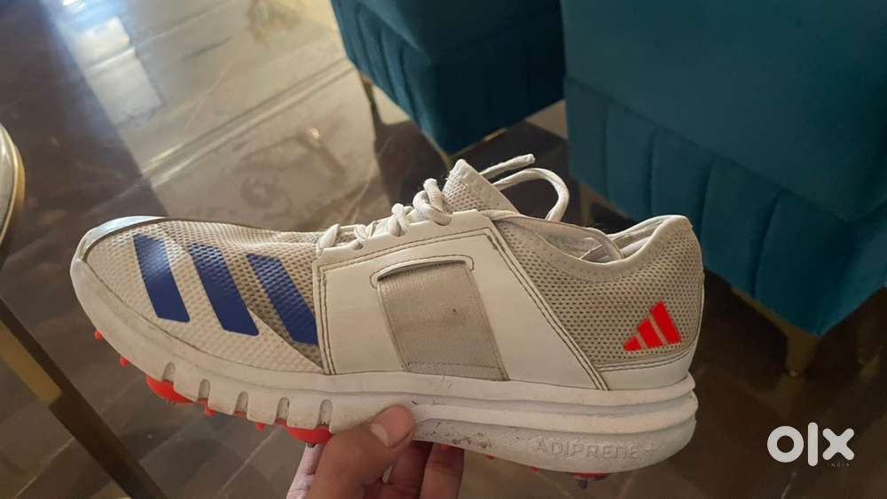 Adidas Cricket Howzat 20 spikes shoes uk 6