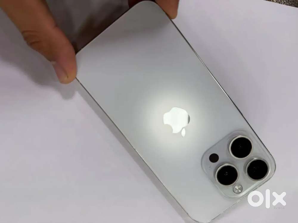 IPhone 15 pro white colour fixed rate will give festival sale price