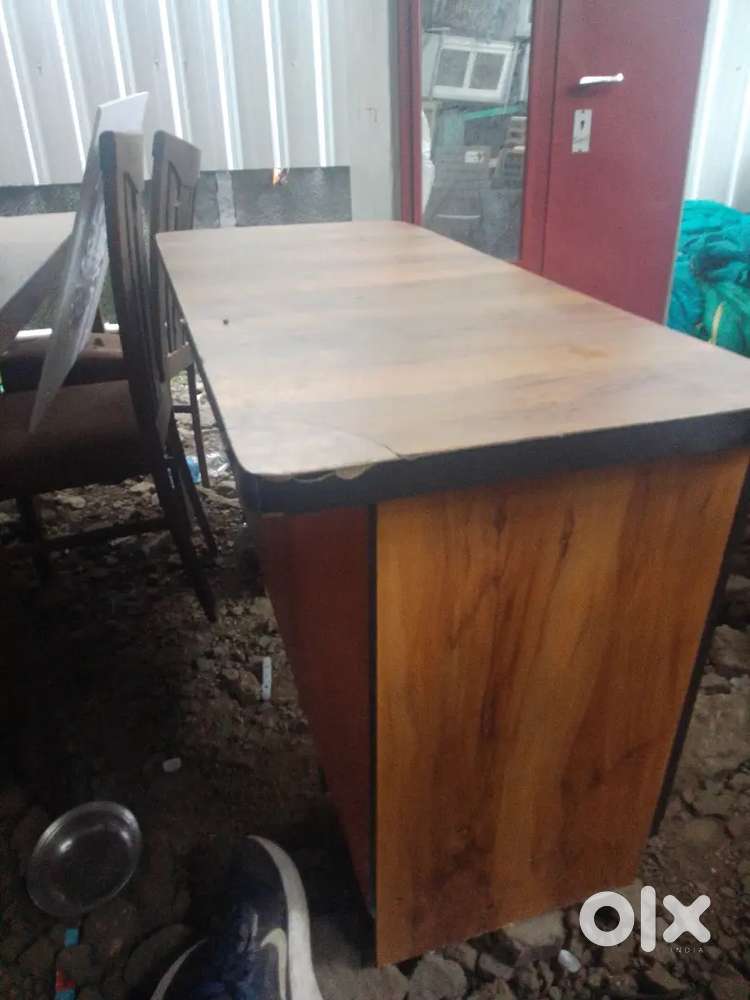 Table glass idh